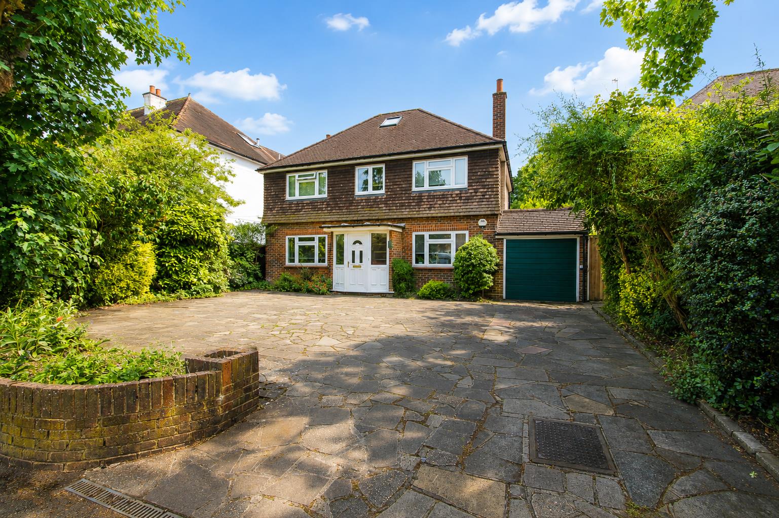 4 bed property in Stanley Park Road, Wallington